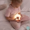dziecko z lampka